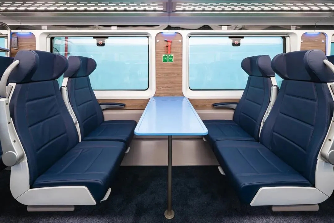 中車株洲電機(jī)使用玻璃纖維等新型復(fù)合材料制造動車組