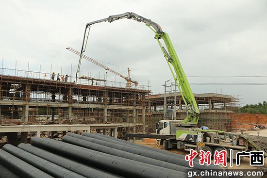 廣西合浦加速打造千億元高端玻璃及光伏材料產(chǎn)業(yè)集群1.jpg